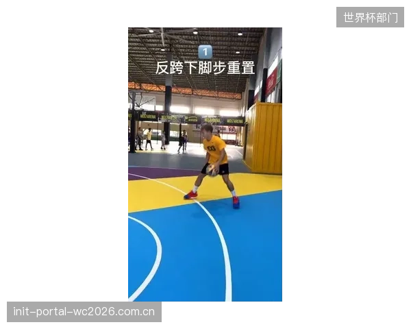 奥地利队的进攻构建强调位置轮换，利用肋部空间穿插将是其撕开防线的主要手段。